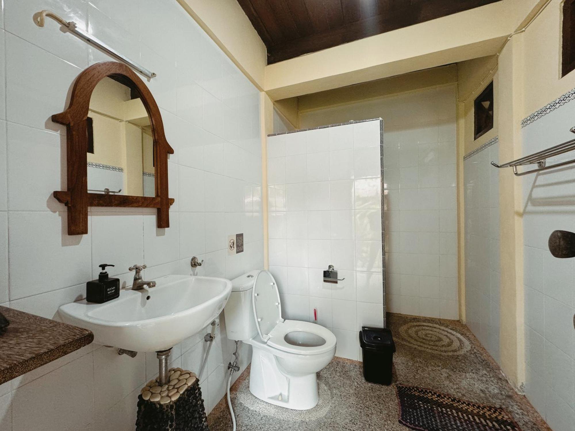 Sasak Experience Hotel Kuta  Luaran gambar