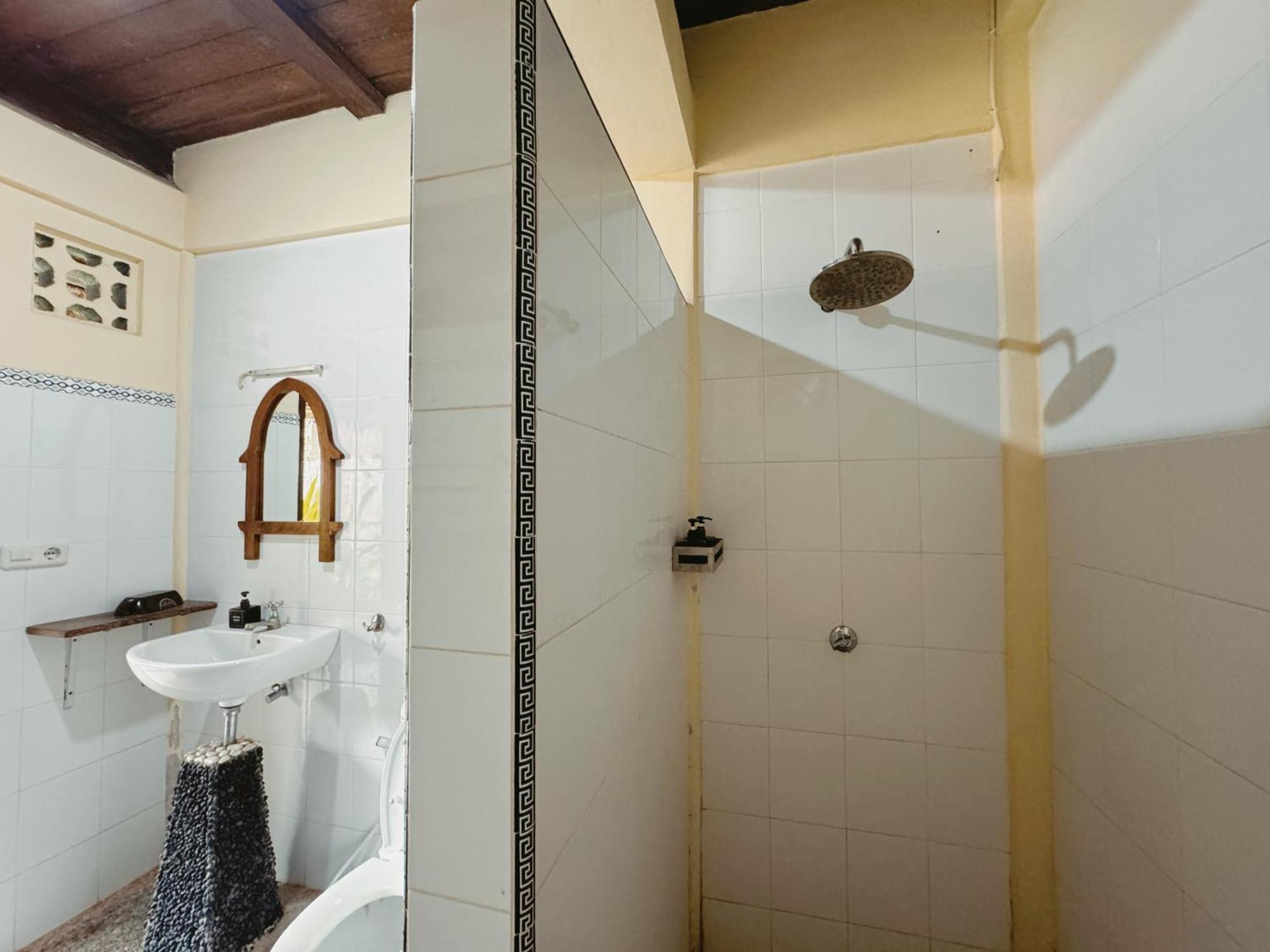 Sasak Experience Hotel Kuta  Luaran gambar